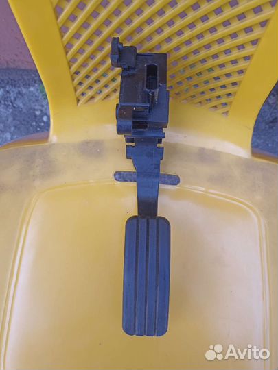 Электронная педаль газа