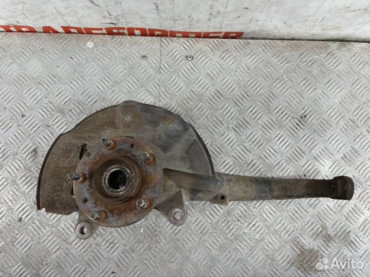 Кулак поворотный правый передний Мазда Атенза GG