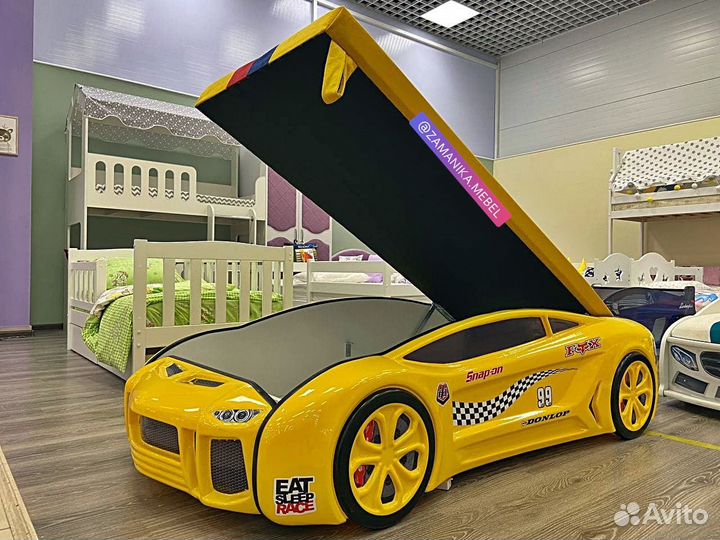 Детская кровать машина