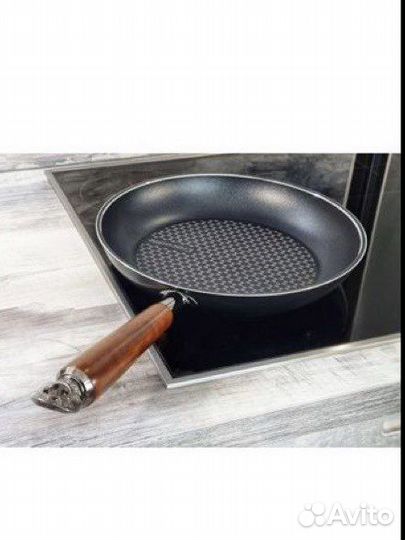 Сковорода новая 24см 28см