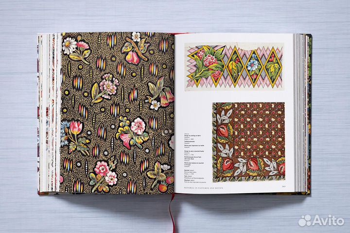 The Book of Printed Fabrics. 16th - today XXL