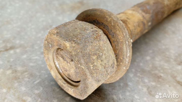 1858617 Стремянка многолистовой рессоры в сборе