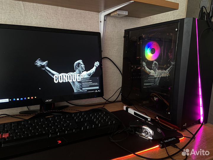 Игровой компьютер с монитором клавиатурой и мышкой