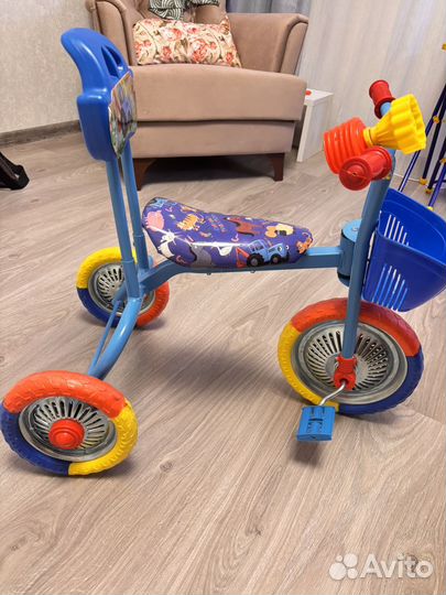 Трехколесный велосипед