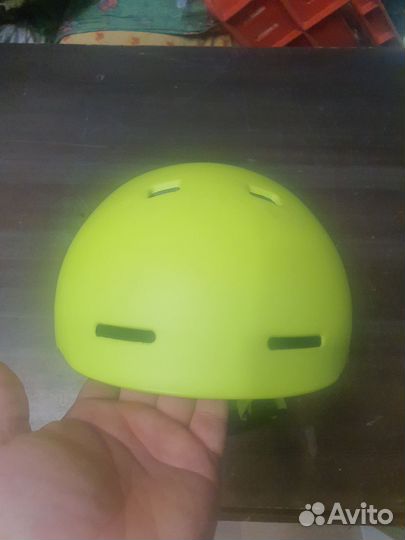 Шлем горнолыжный зелёный