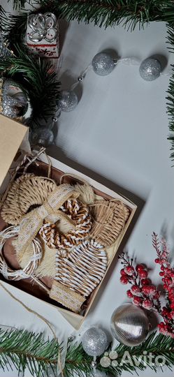 Елочные игрушки из бумажной лозы