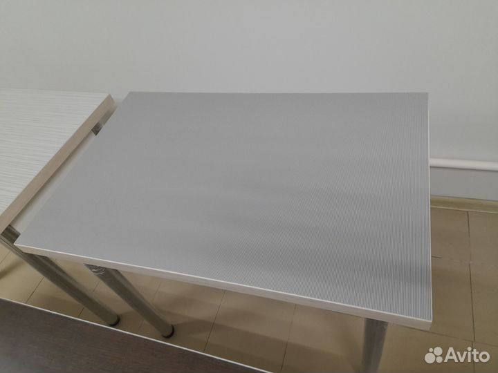 Кухонный стол новый размер 90/60