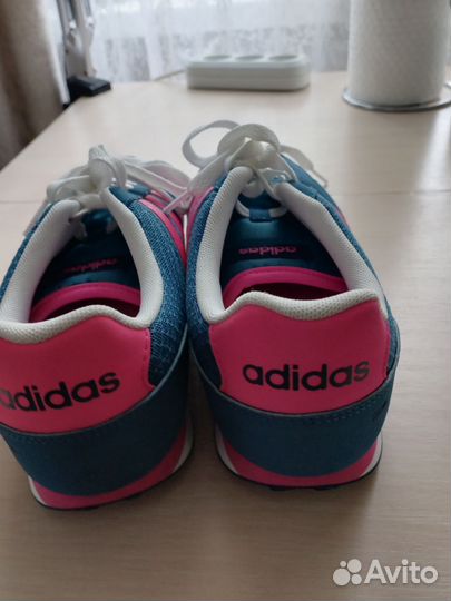 Кроссовки женские adidas 40.5