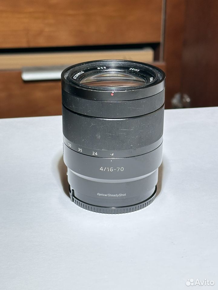 Sony Zeiss 16-70mm f/4 OSS