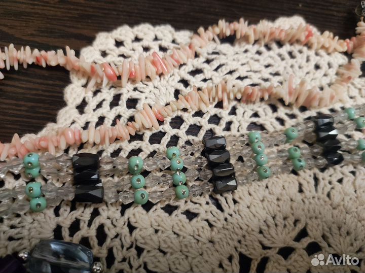 Бусы из натуральных камней и бижутерия