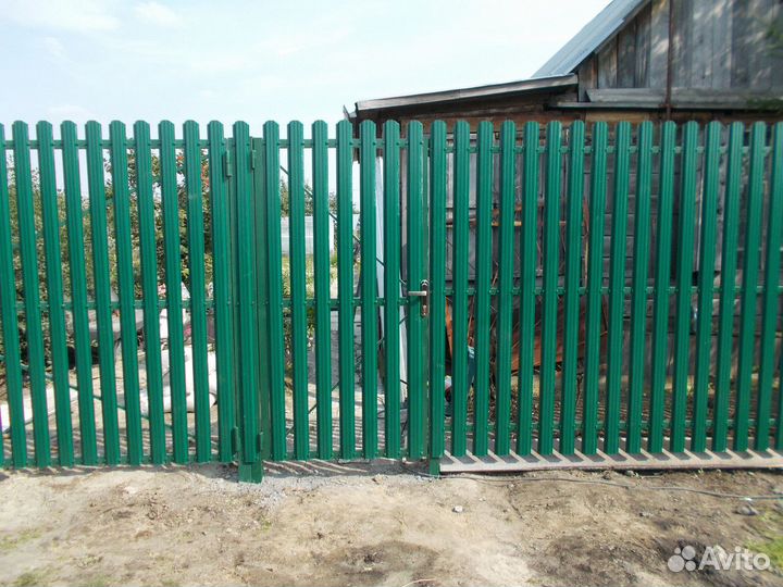 Евроштакетник из металлического штакетника