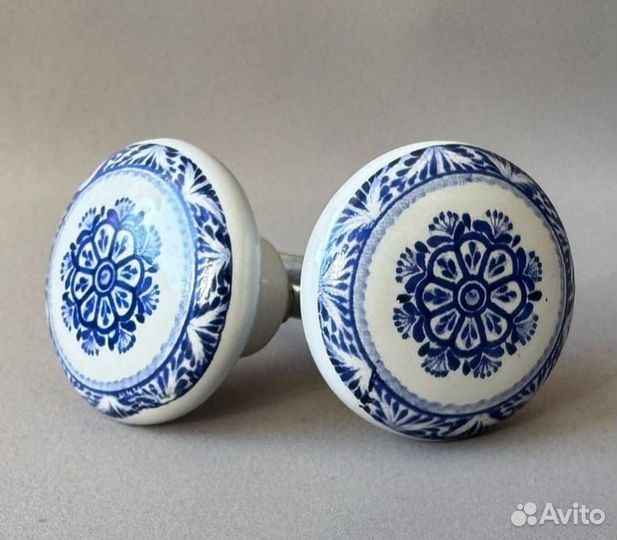 Винтажные фарфоровые ручки для мебели. Голландия