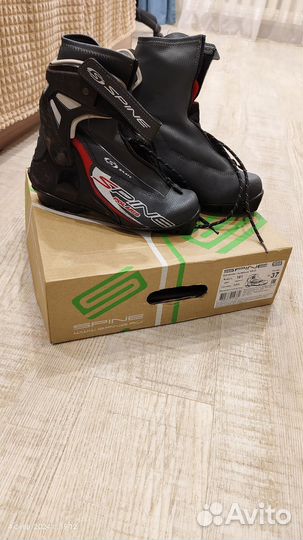 Лыжные ботинки spine skate