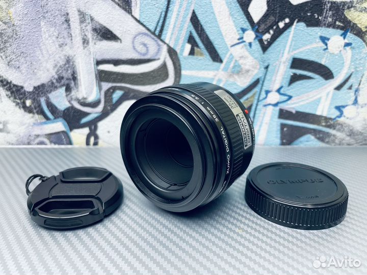 Olympus Zuiko Digital 35mm f/ 3.5 Macro