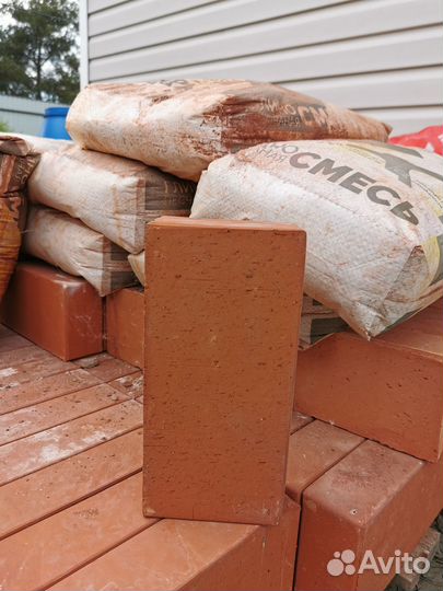 Кирпич красный полнотелый 101 шт