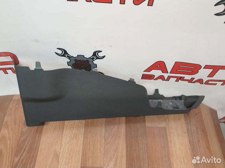 Обшивка багажника правая Renault Kaptur