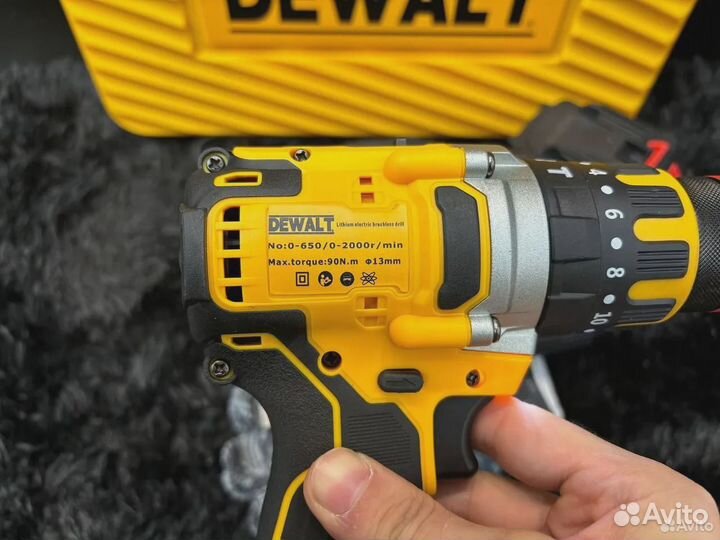 Шуруповерт для ледобура dewalt 112 Нм 12ah. Новинк