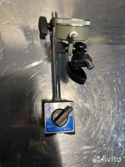 Магнитный держатель для инструмента