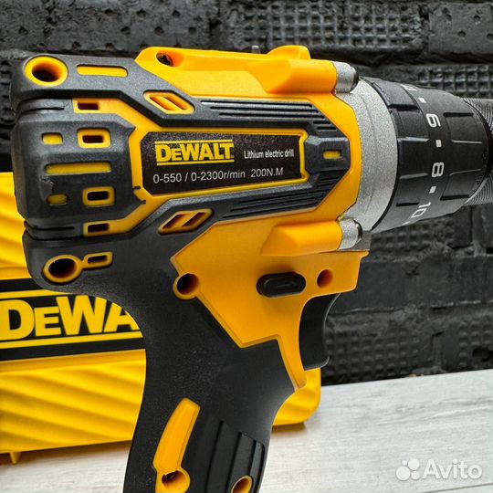 Шуруповерт для ледобура DeWalt 12 Ач 26 v 200 Nm