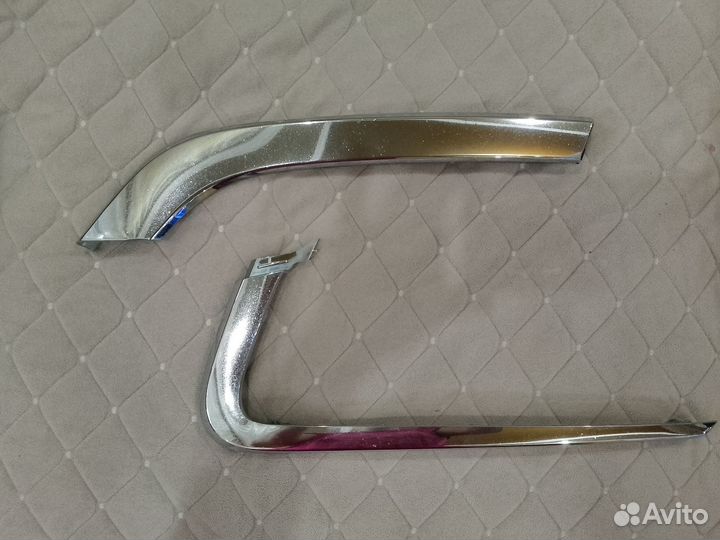 Молдинг бампер передний правый на Весту