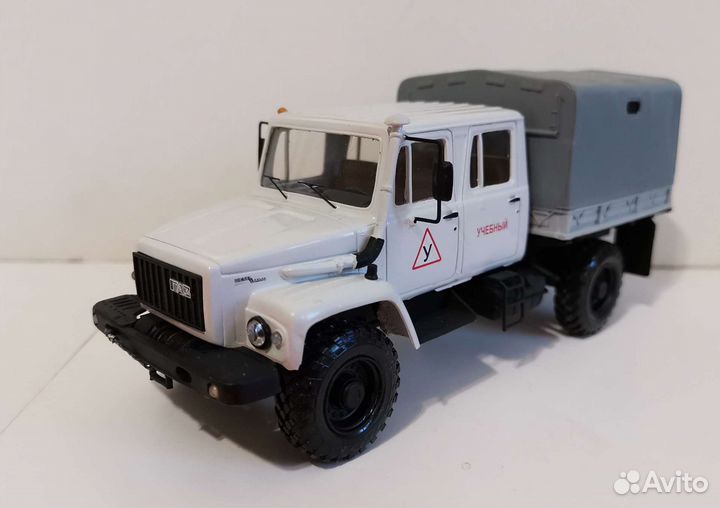 Автолегенды Сарлаб sarlab ssm краны грузовики ЗИЛ