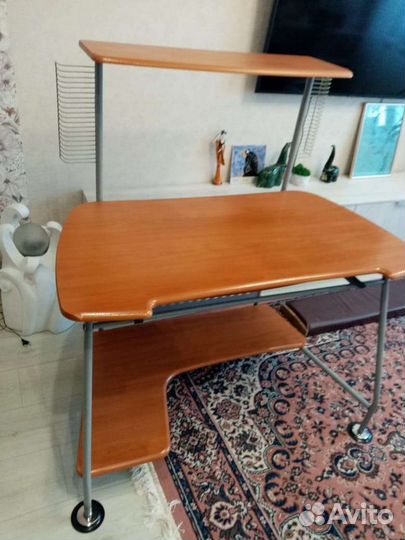 Компьютерный стол