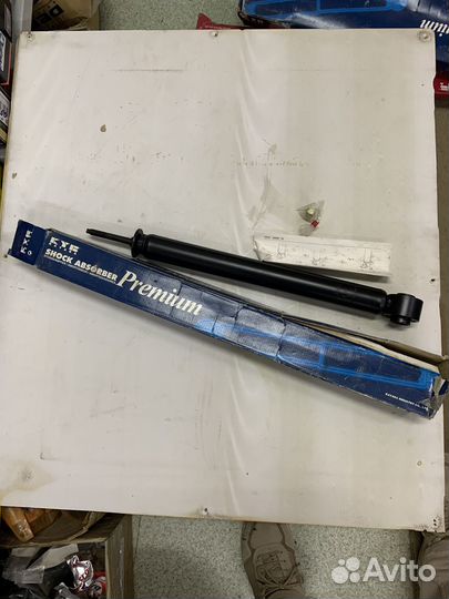 Амортизатор задний масляный KYB 443366 Mitsubishi