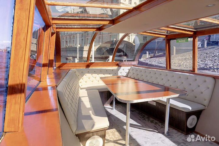 Аренда теплоходов до 11 чел с банкетом