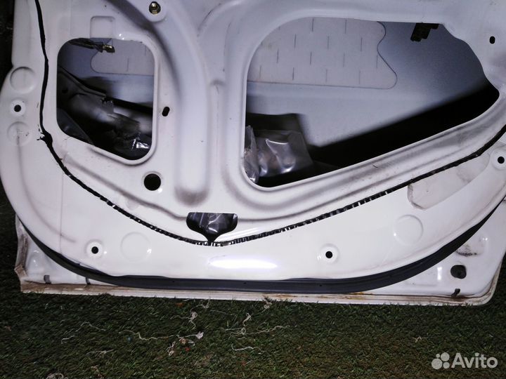 Дверь задняя правая Toyota Succeed XP50 Пустая