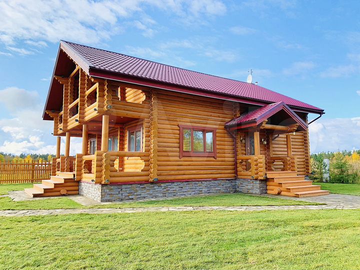 Коттедж 220 м² на участке 13 сот.