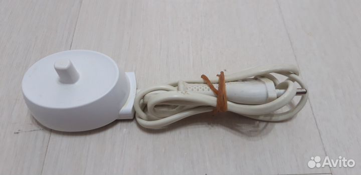 Электр. подставка для зарядки зубной щётки braun