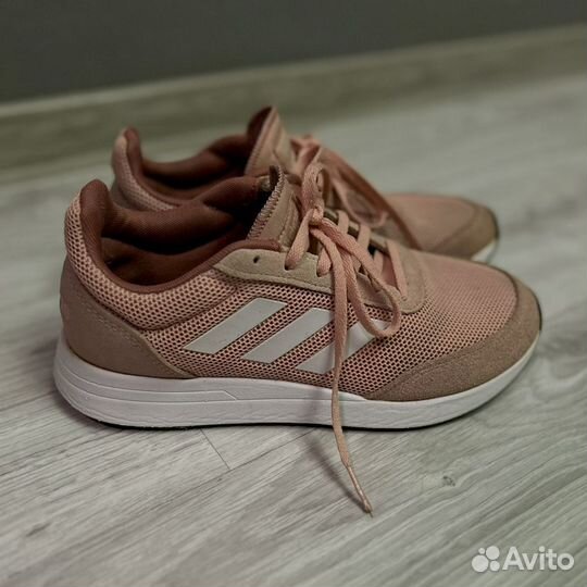 Кроссовки женские adidas run 70s