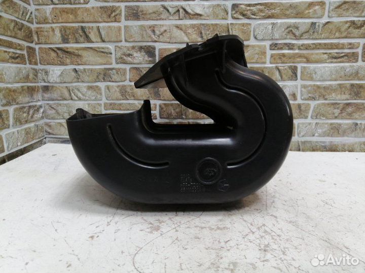 Воздухозаборник Jeep Grand Cherokee WK2 6.4 SRT