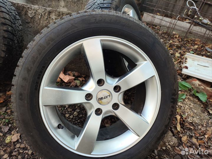 Bridgestone Blizzak Spike-02 205/55 R16 91T