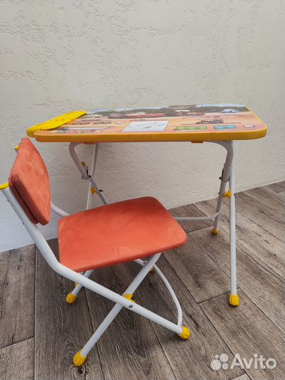 Детский стол и стул