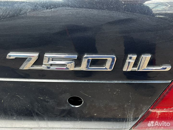 Шильдики BMW V12 E38