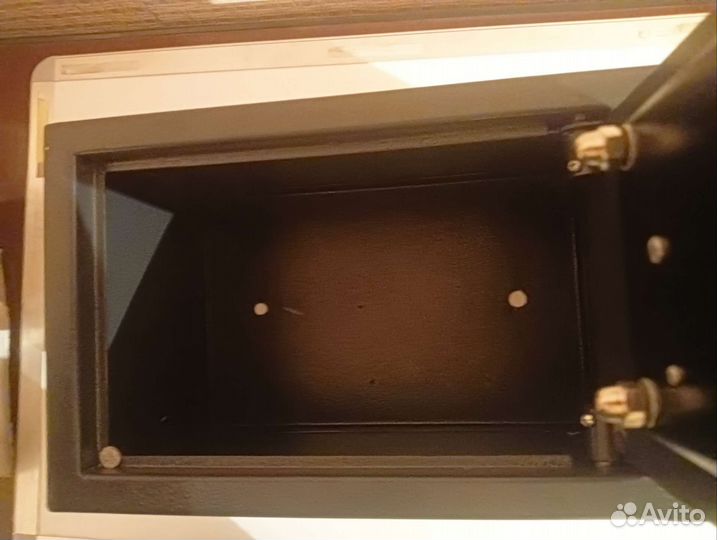 Сейф металлический