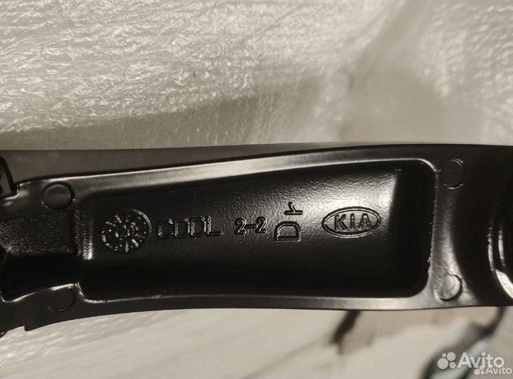 Поводок стеклоочистителя левый kia 98311J7000