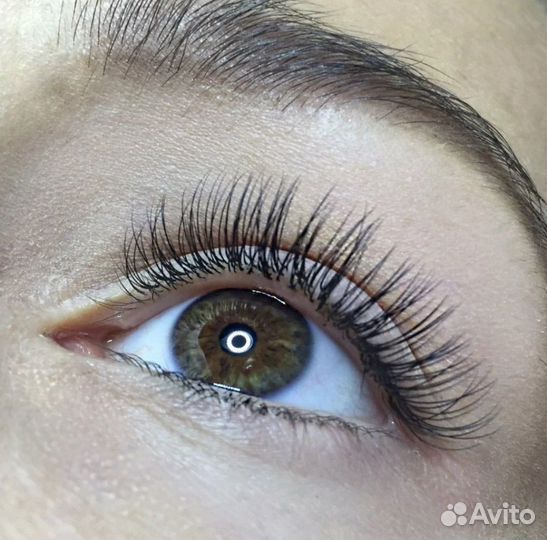 Модель на наращивание ресниц
