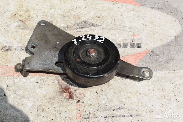 Ролик натяжной c Nissan Fuga Y50 VQ25DE