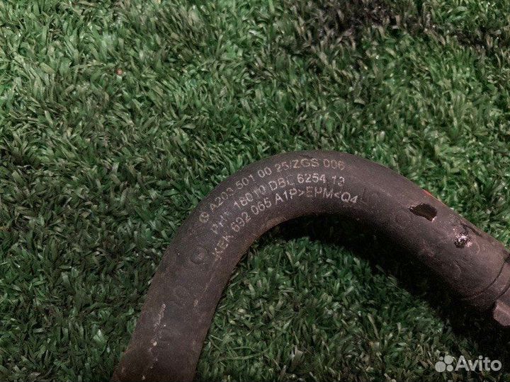 Патрубок охлаждения Mercedes-Benz C-Class W203