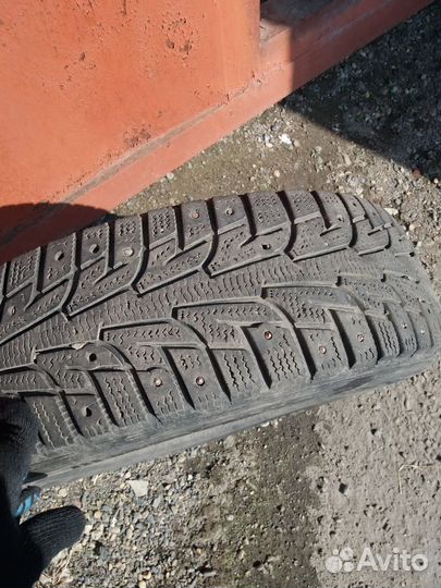 Hankook Winter I'Pike 215/60 R16