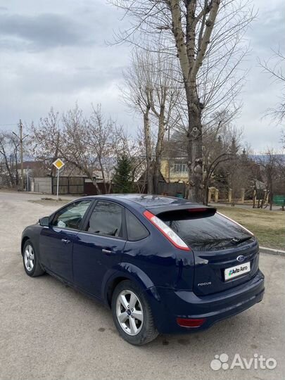 Ford Focus 1.8 МТ, 2010, битый, 300 000 км