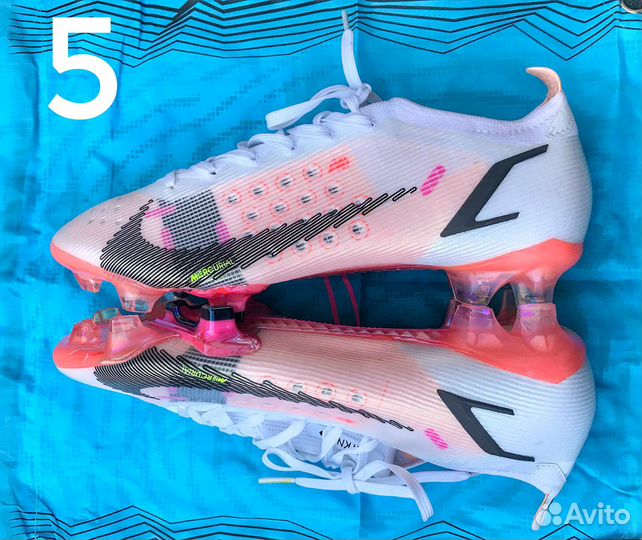 Футбольные бутсы Nike