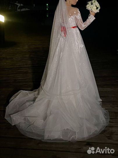 Свадебное платье