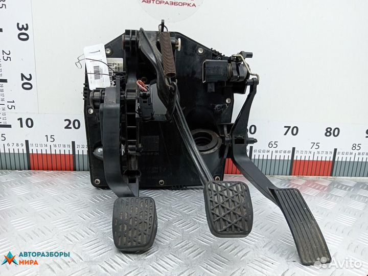 Педаль Mercedes-Benz A-Класс W168/V168 рест. 2004