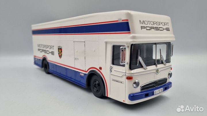 Модель Renntransporter Porsche Motorsport