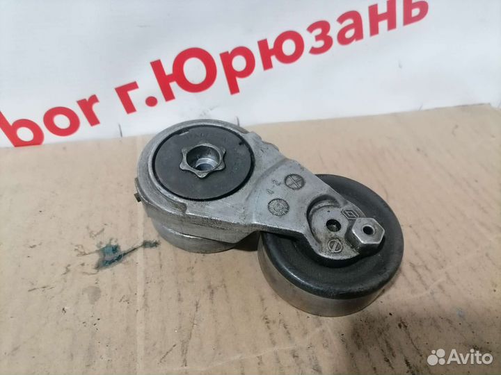 Натяжитель ремня Renault Fluence