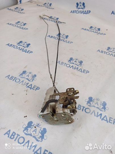 Замок двери задний левый Toyota Vitz 1 1szfe 1.0L