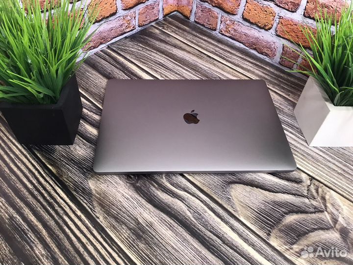 Apple MacBook Pro 15 Retina/SSD512/16Gb/IPS